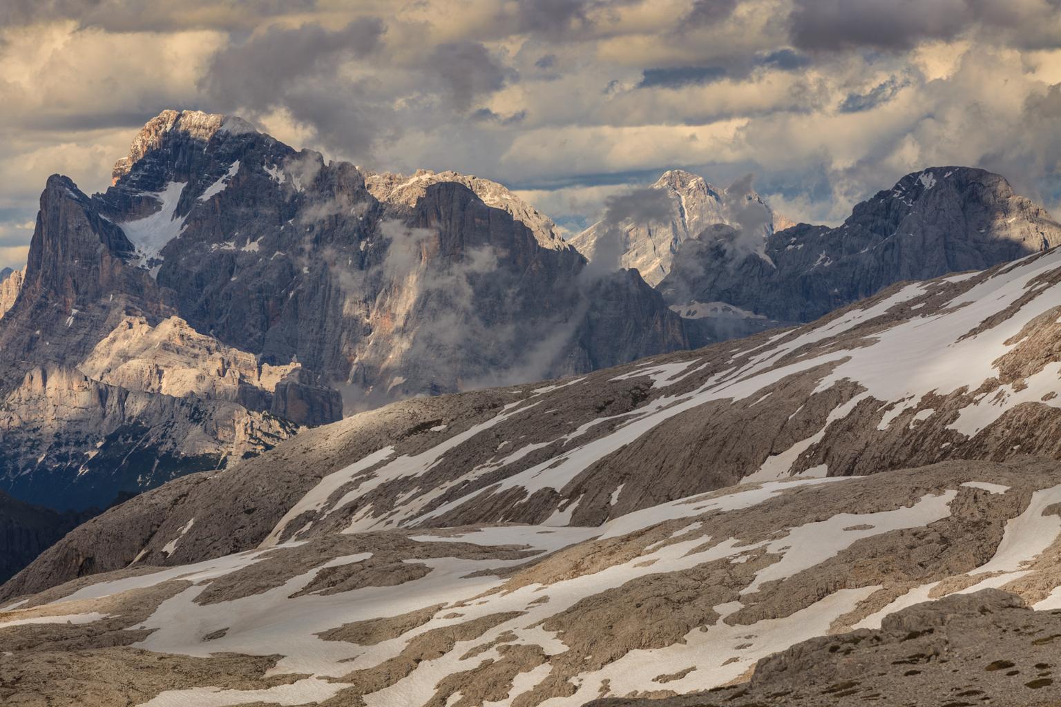 dolomite-alps-italy-G9AJ2PZ-compressed.jpeg